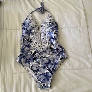 BRAND NEW Hollister one piece swimming suit